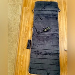 Full body massage pad with motors and remote control
